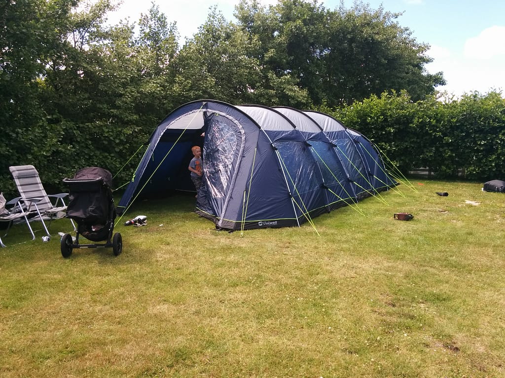 jomfru tur med et stort tunneltelt fra outwell. Et rummelig telt vi var rigtig glade for