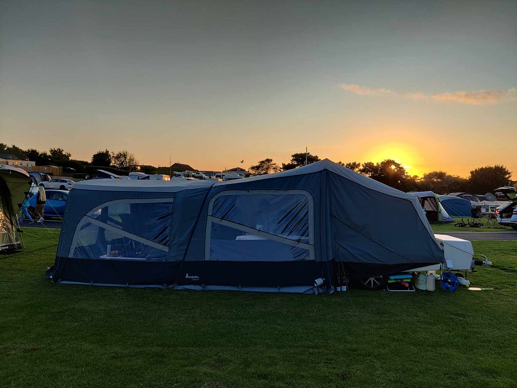 Vores camp-let slået op i sommeren 2024 i cornwall i England