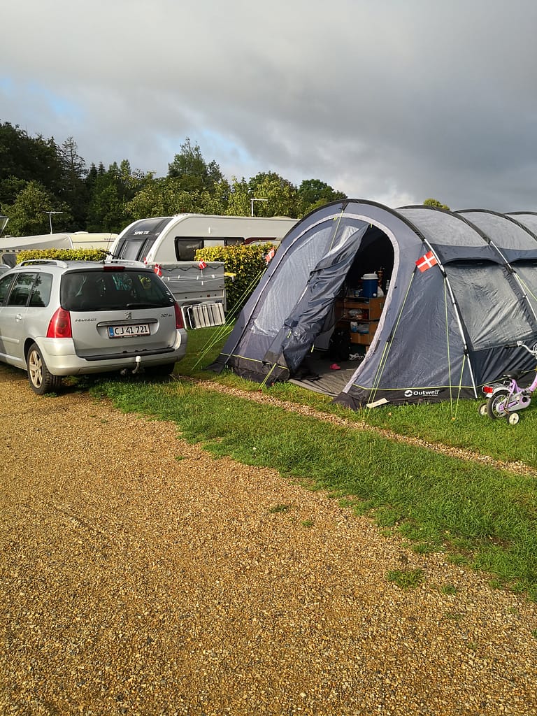 Indgangen til vores telt